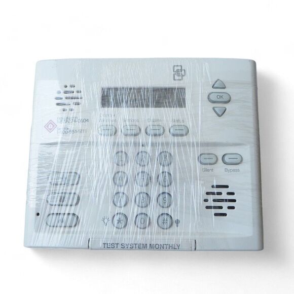 Interlogix Security Panel with the Power Adapter 600-1054-95R-11 - Picture 1 of 6